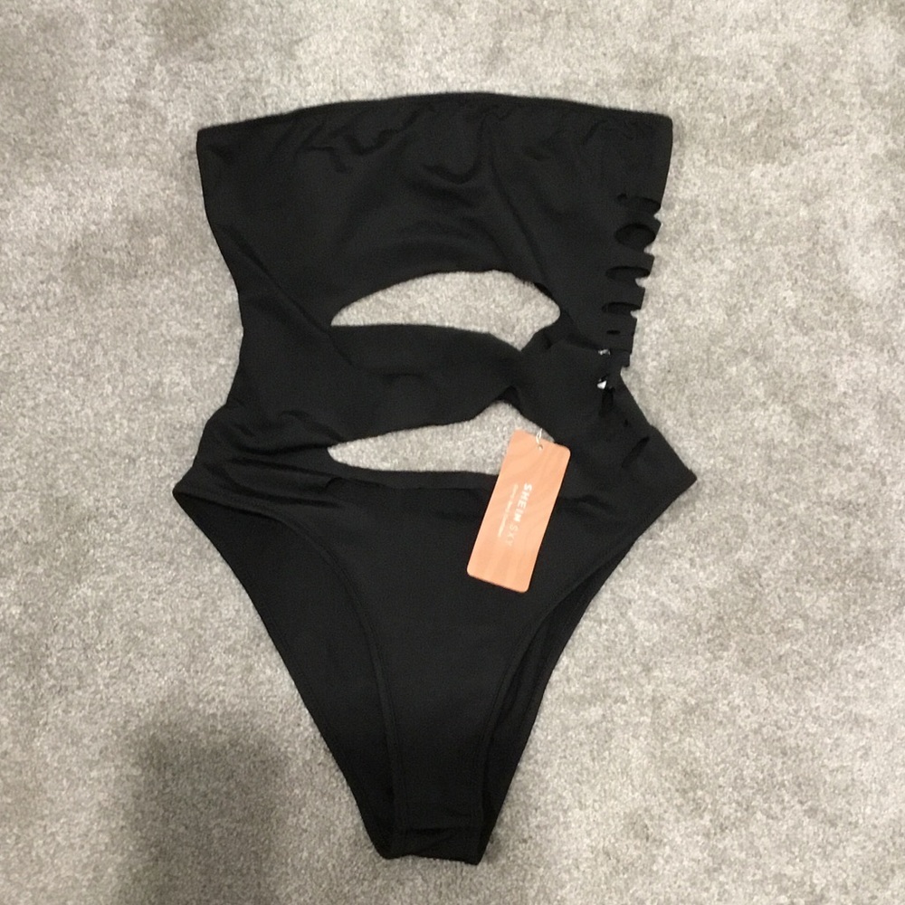 SHEIN Black Cutout One-Piece Swimsuit with Side Strap Detail